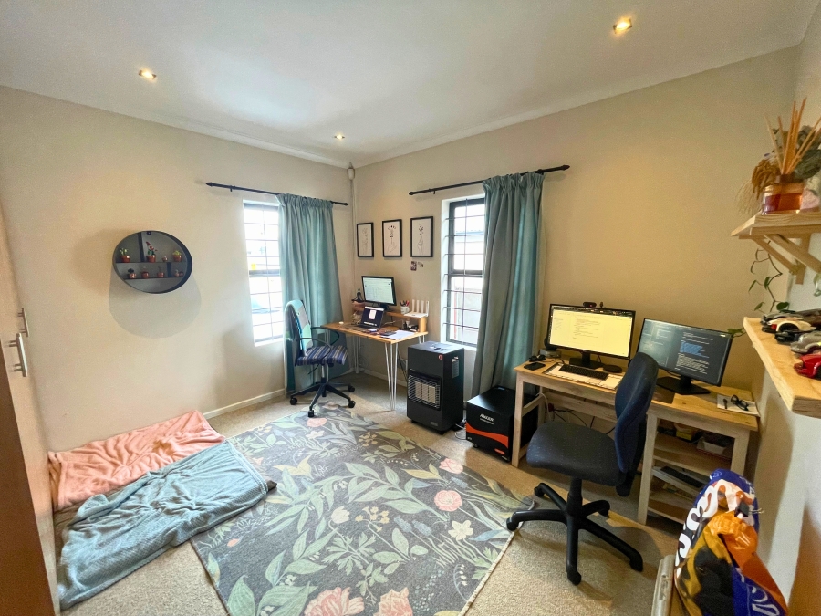 To Let 2 Bedroom Property for Rent in Kenridge Western Cape